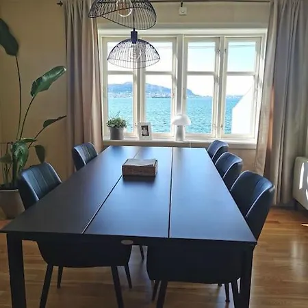 Cozy City House, Free Parking, Central, Terrace, Playground