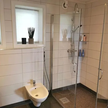 Feriehus Cozy City House, Free Parking, Central, Terrace, Playground Ålesund